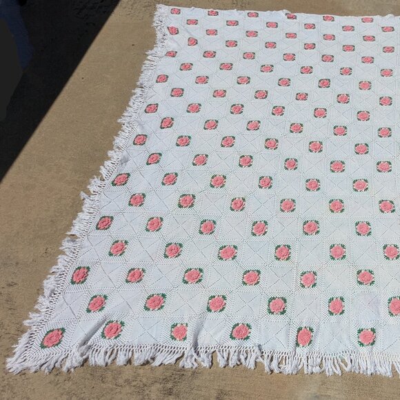 Vintage Hand Crocheted Cotton Bedspread-1954 Rose Bower Pattern-White Pink Green - Picture 6 of 15